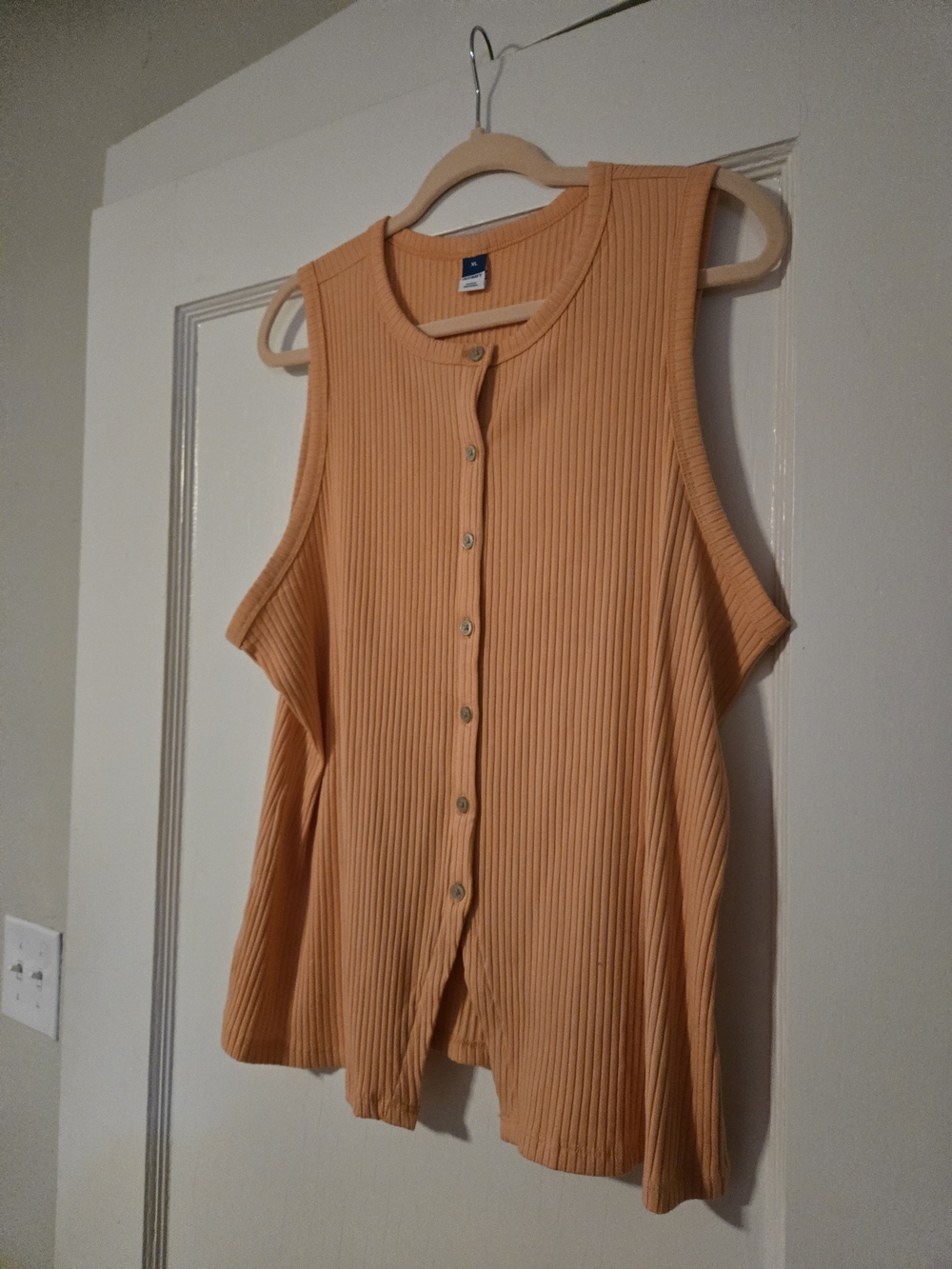 Sleeveless Ribbed Button-Front Top - Peach - Picture 4 of 5
